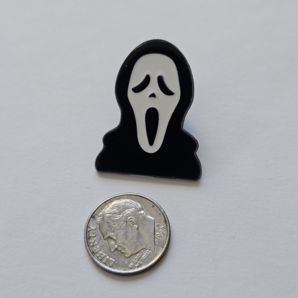 Ghostface Pin - Picture 2 of 3